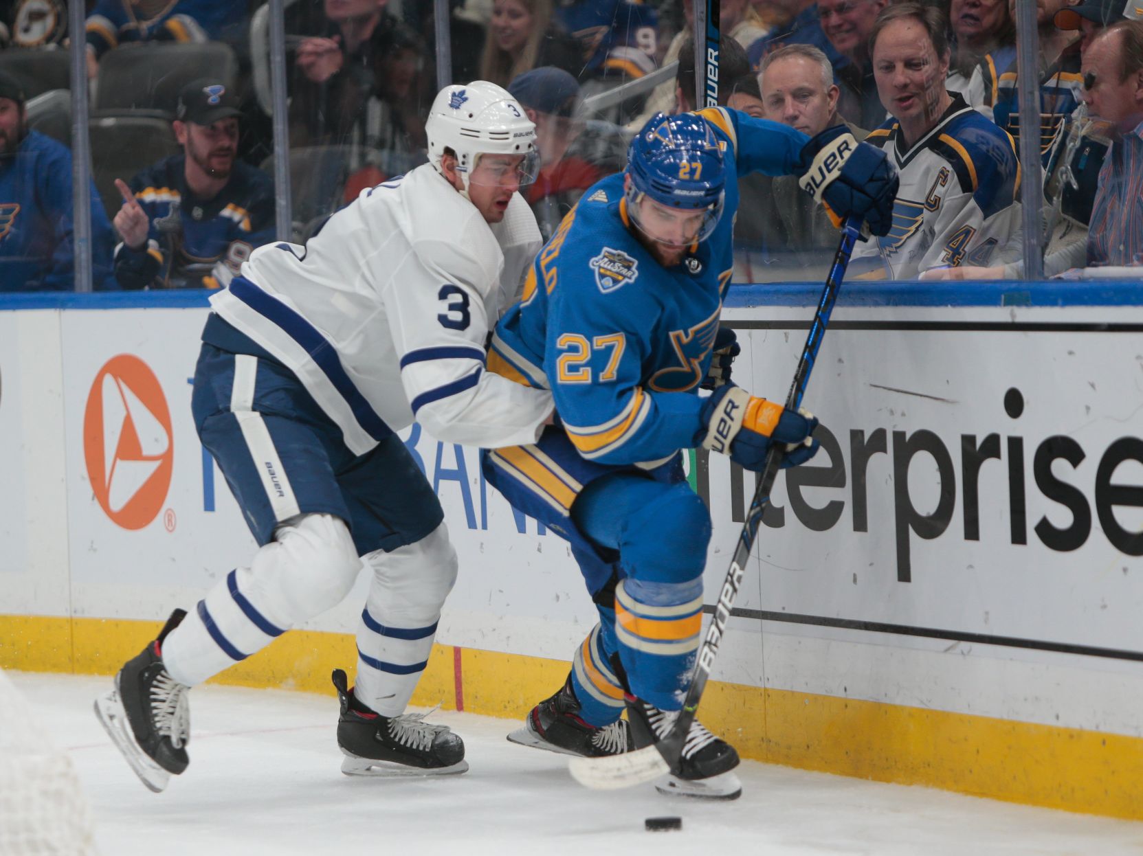 Blues take on Maple Leafs
